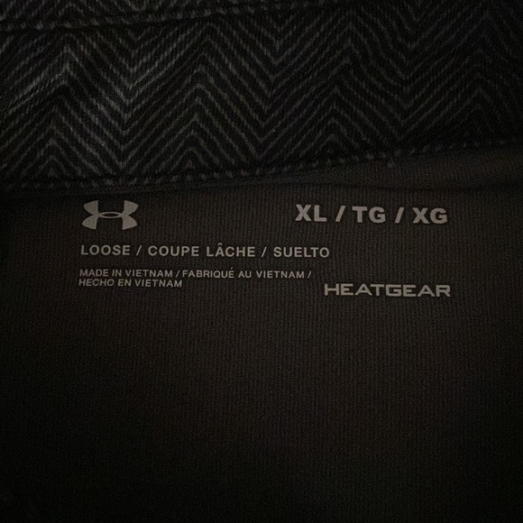 Men’s under armour loose fit button up shirt - Picture 2 of 3